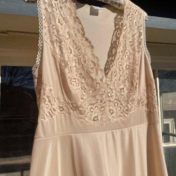 champagne nylon slip dress lace darted bodice full skirt Made in Italy Large - Picture 4 of 10